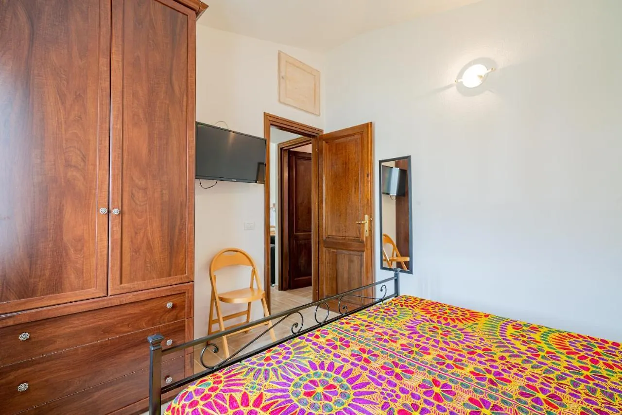 Appartamento Trilocale Le Canne 4 Posti Letto Con Giardino E Posto Auto Privato San Teodoro  Prázdninový dům San Teodoro (Sardinia)